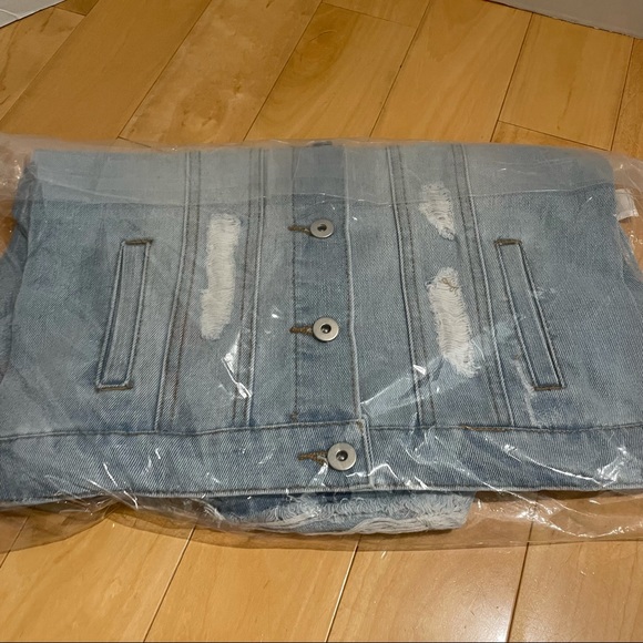 NWT women’s jean jacket - Picture 11 of 11